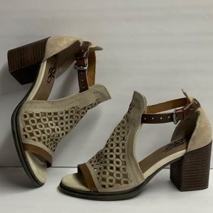 OTBT Women’s Metaphor Heeled Sandals Size 7.5M
